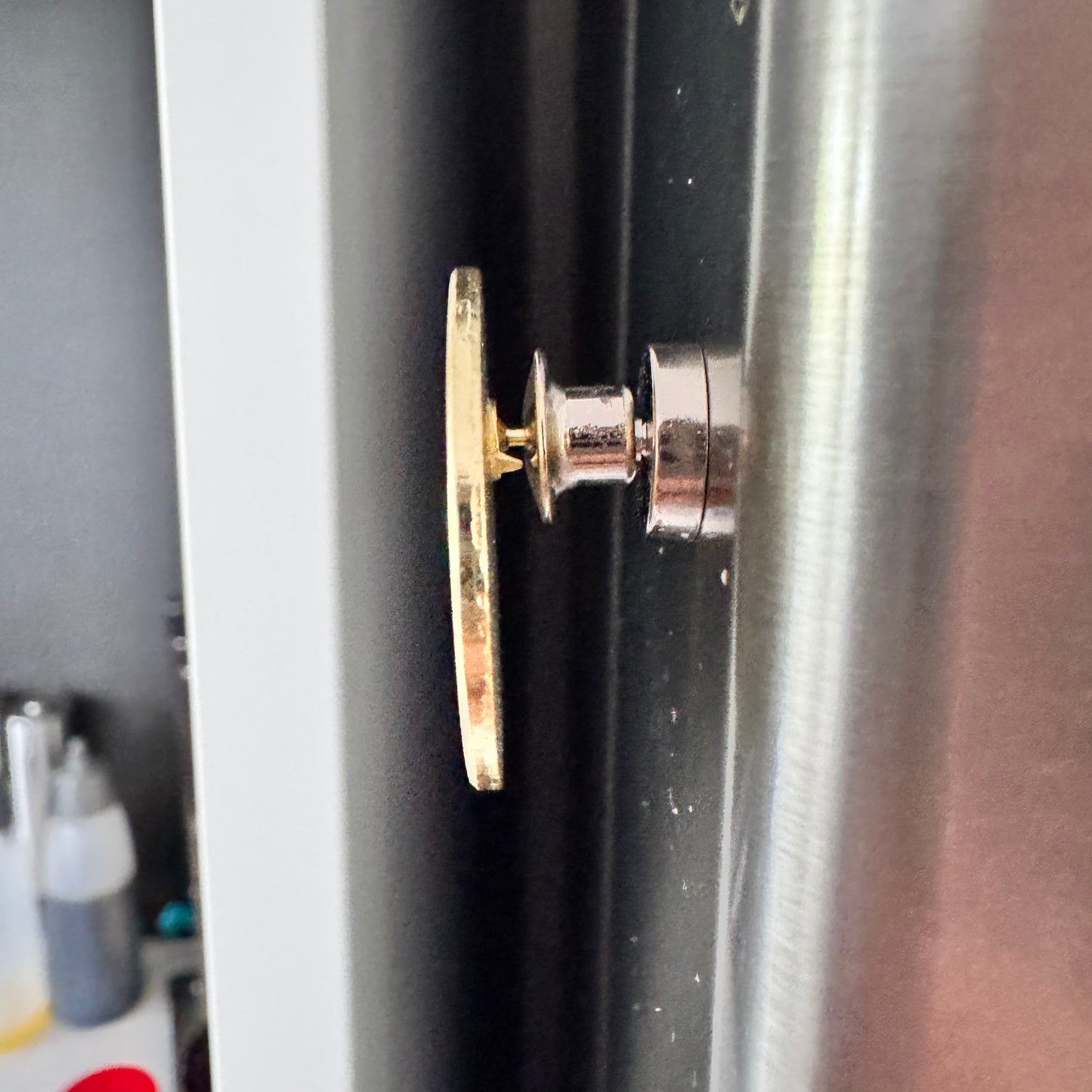 Pin — Magnetic Backer