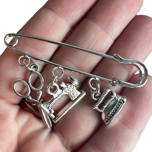 Pin  — Sewing Theme